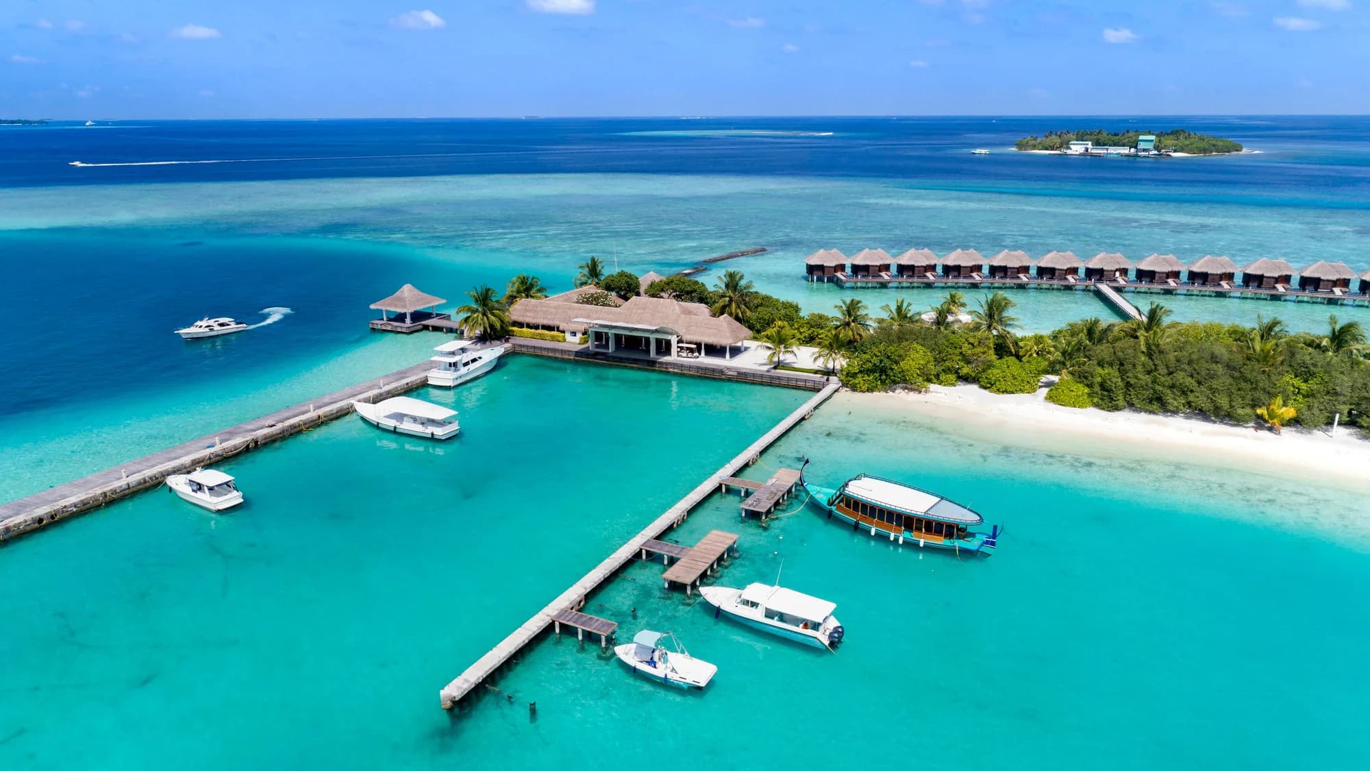 Sheraton Maldives Full Moon Resort & Spa, hero, North Malé Atoll, Maldives, afternoon light over the lagoon