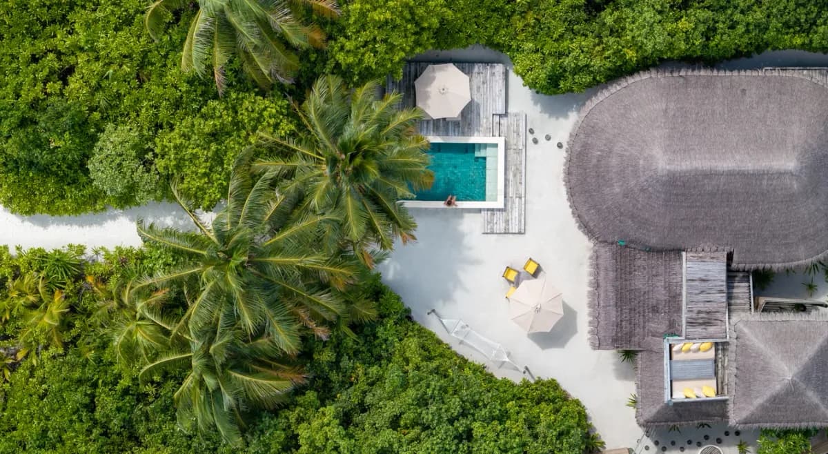 Six Senses Laamu, hero, Six Senses Laamu setting