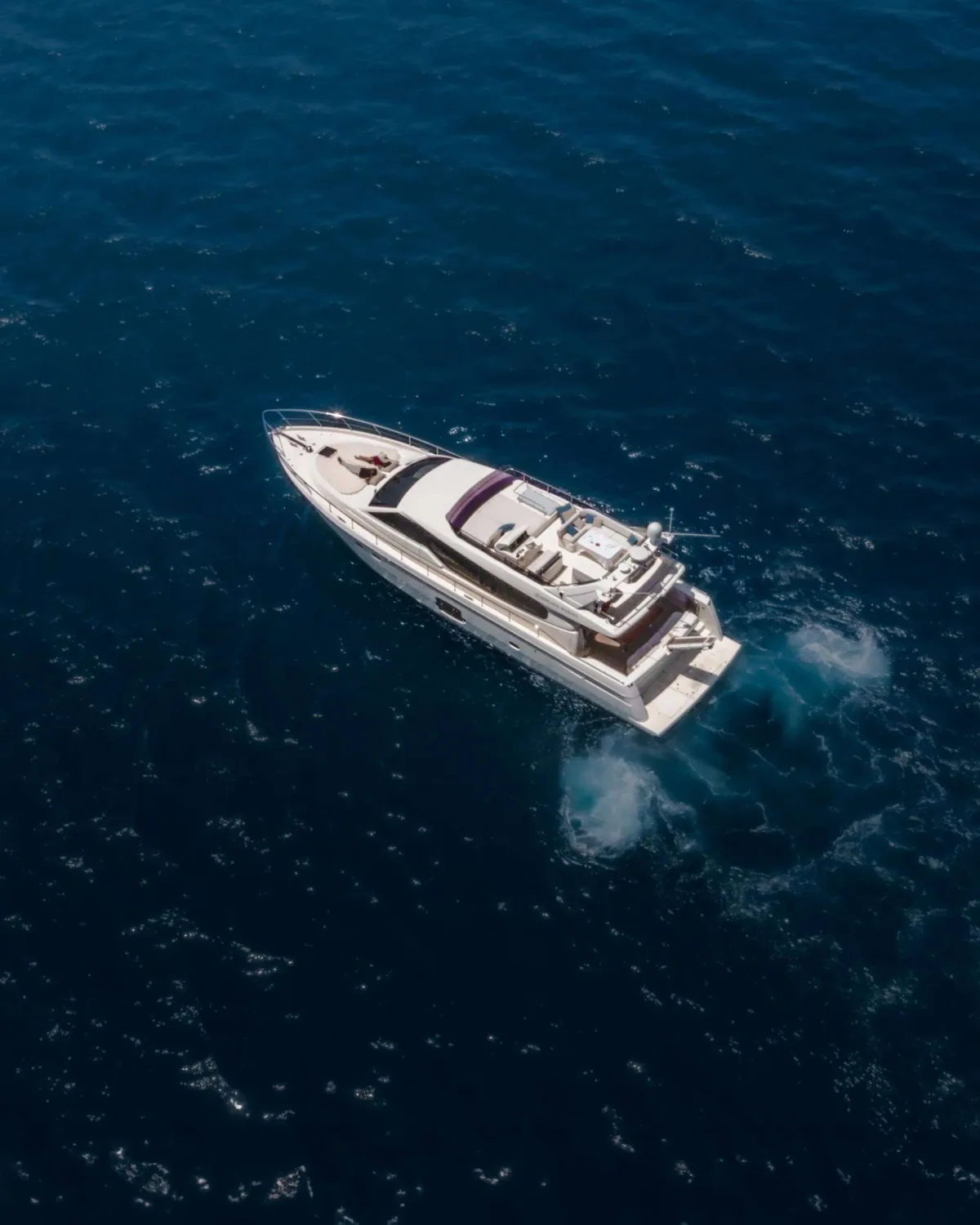 Hideaway Beach Resort & Spa, Hideaway Majesty motor yacht running off Dhonakulhi at sea, Haa Alif Atoll, Maldives